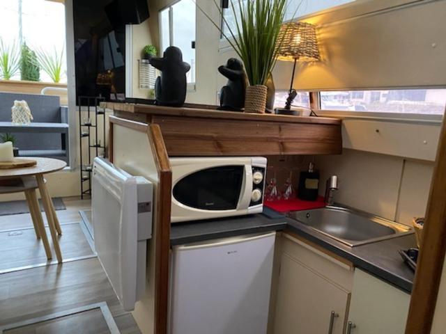 Magnifique Bateau Maison Hotel Ouistreham Bagian luar foto