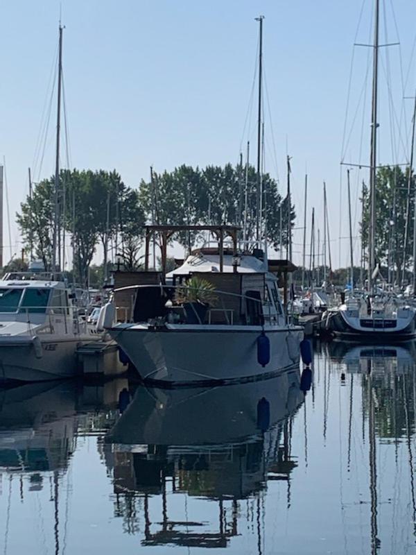 Magnifique Bateau Maison Hotel Ouistreham Bagian luar foto