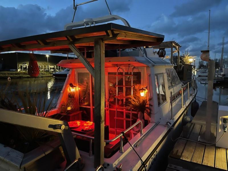 Magnifique Bateau Maison Hotel Ouistreham Bagian luar foto