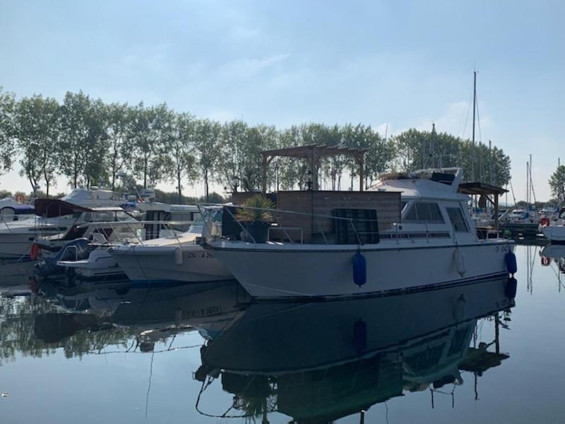 Magnifique Bateau Maison Hotel Ouistreham Bagian luar foto