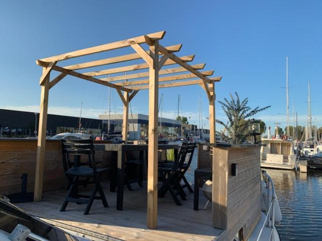 Magnifique Bateau Maison Hotel Ouistreham Bagian luar foto