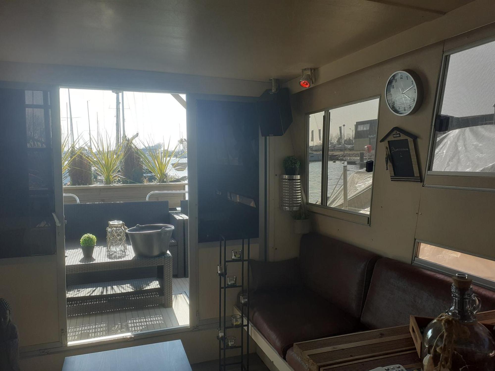 Magnifique Bateau Maison Hotel Ouistreham Bagian luar foto
